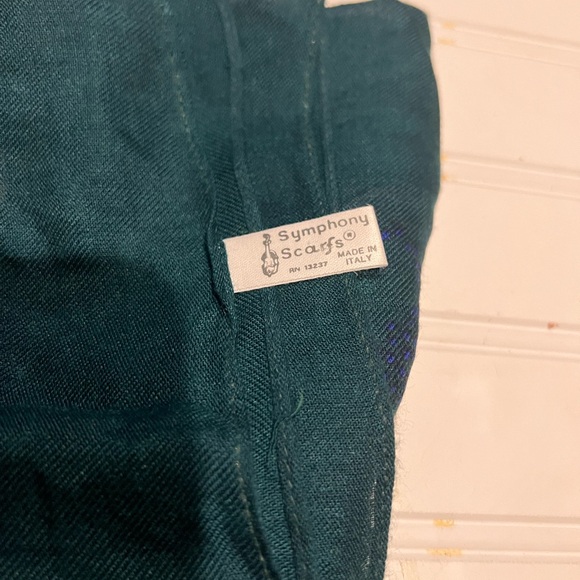 Symphony Scarfs Made in Italy 100% Rayon Paisley Scarf Emerald Green Jewel Wrap - Picture 4 of 5